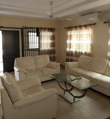 Meublé Nickel de 2 Chambres Salon WCD cuisine internes terrasse et Garage à Lomé Avédji. IPC-MDUBLÉ