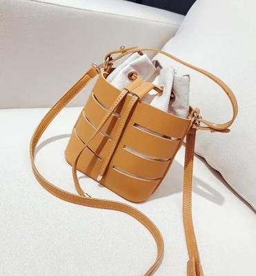 petit sac bandoulière BG 3 - bandouliere